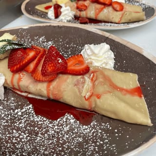 Berry Cheesecake Crepe